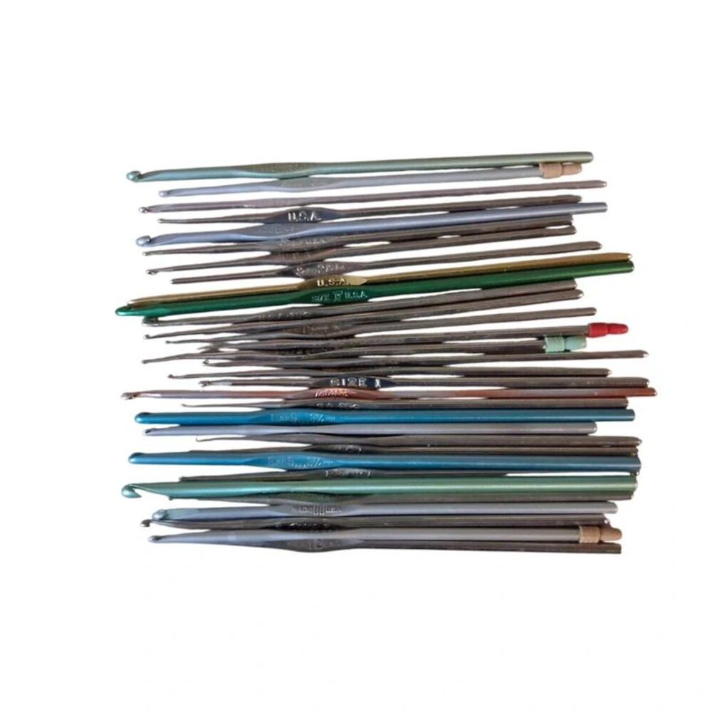 Assorted Brands Sizes Colors Metal Crochet Hooks Bundle Lot of 32 Fair Condition